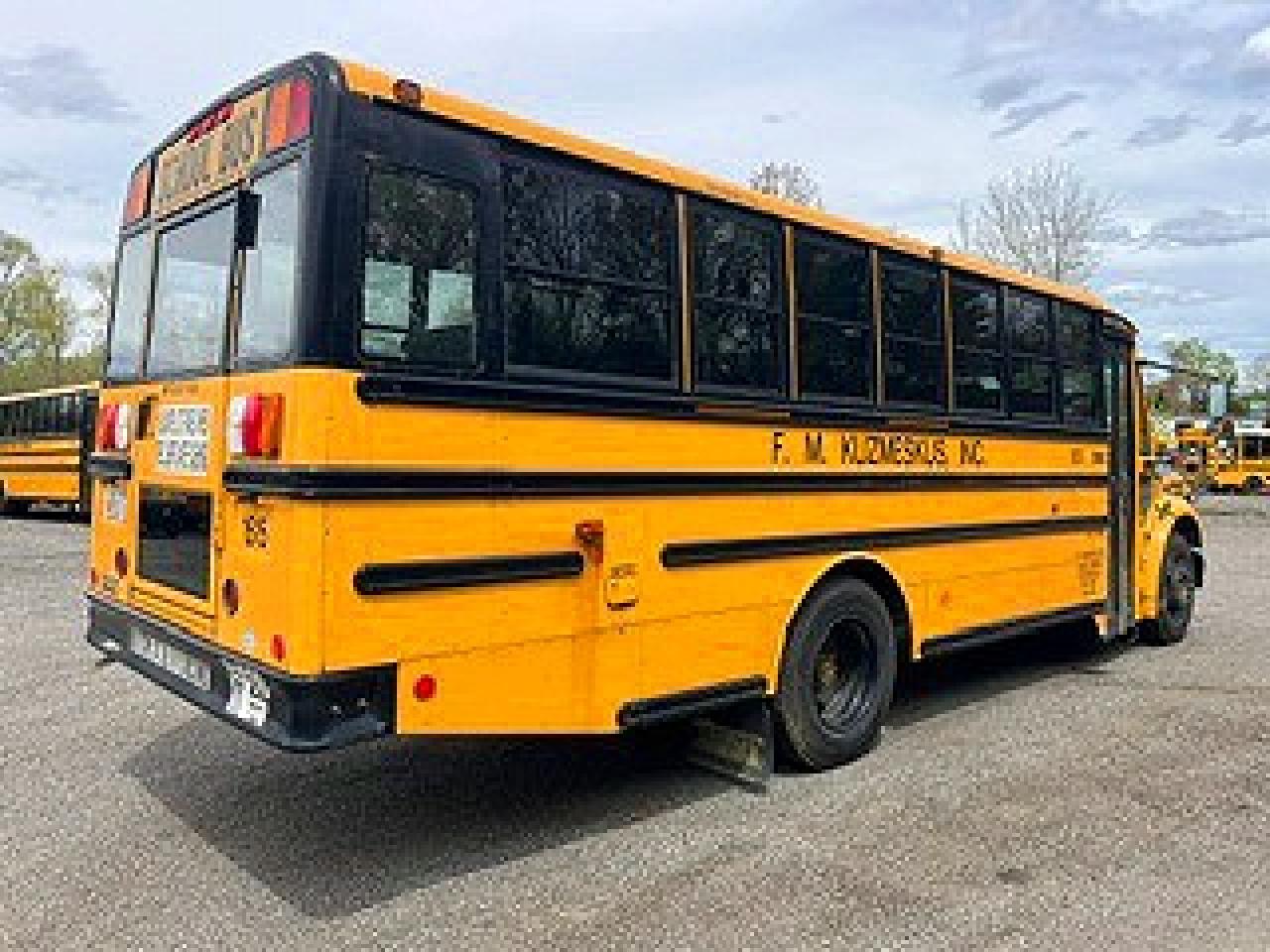 2015 FREIGHTLINER B2 Bus Chassis — VIN 4UZABPDU9FCGL9813 — photo 4